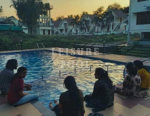 Nest Resorts Athirappilly Exterior foto